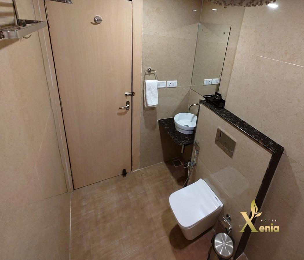 Hotel Xenia Varanasi Esterno foto