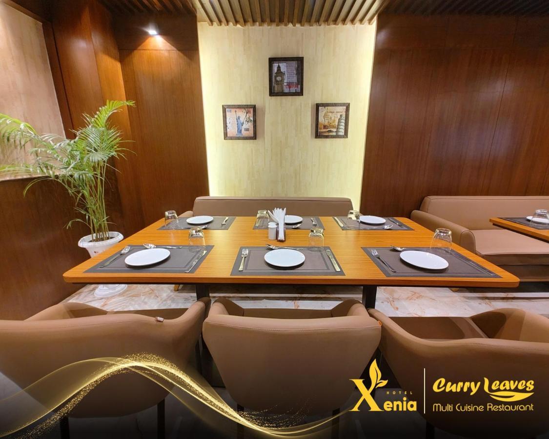Hotel Xenia Varanasi Esterno foto