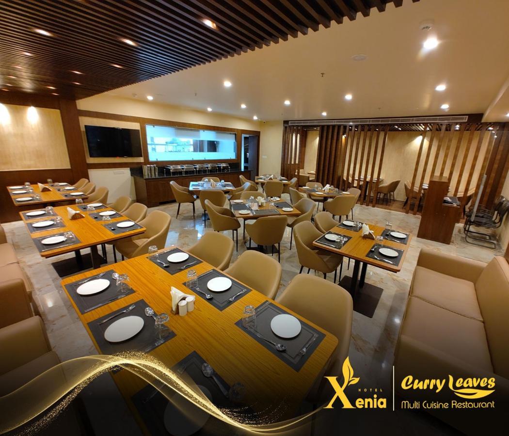 Hotel Xenia Varanasi Esterno foto