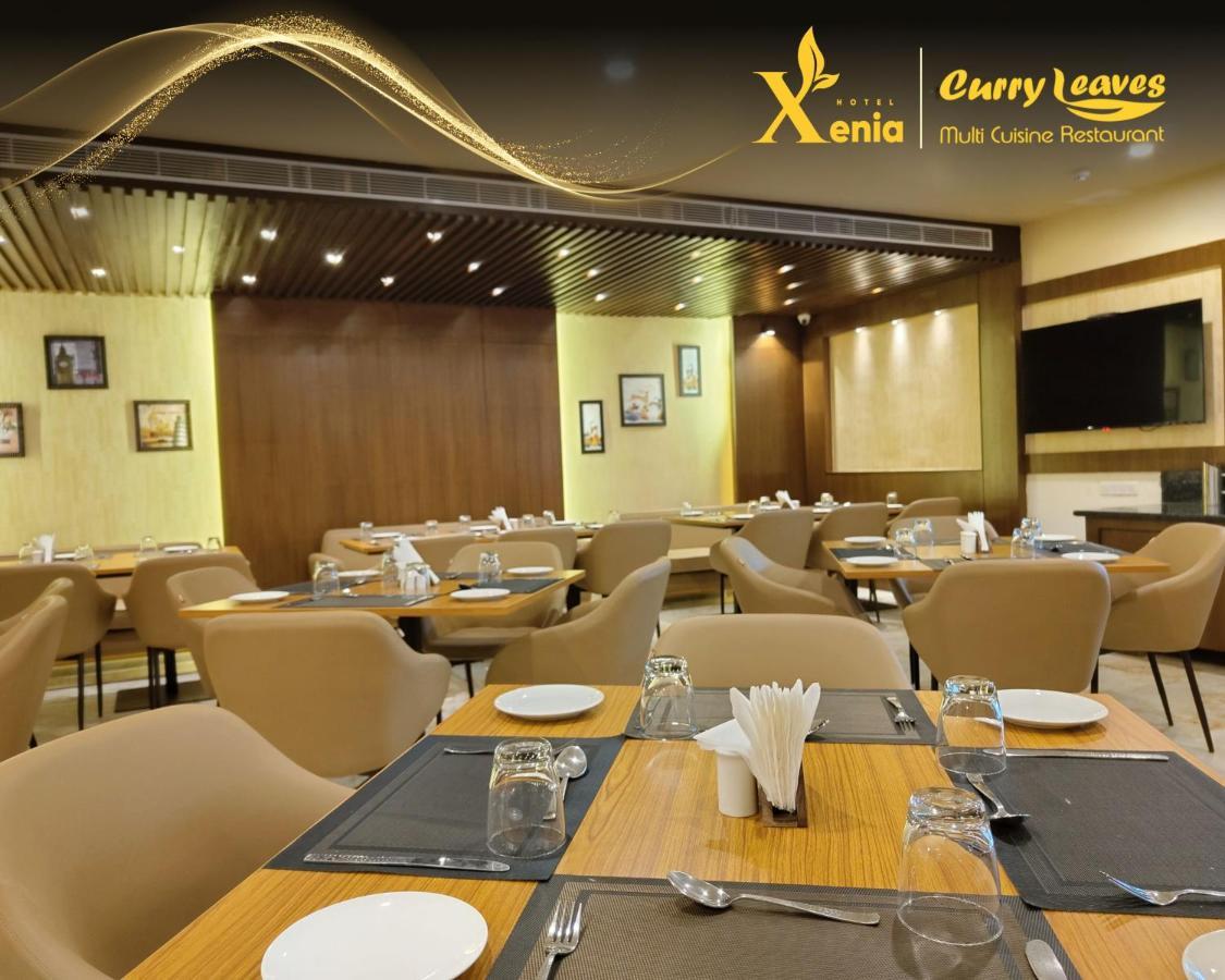 Hotel Xenia Varanasi Esterno foto
