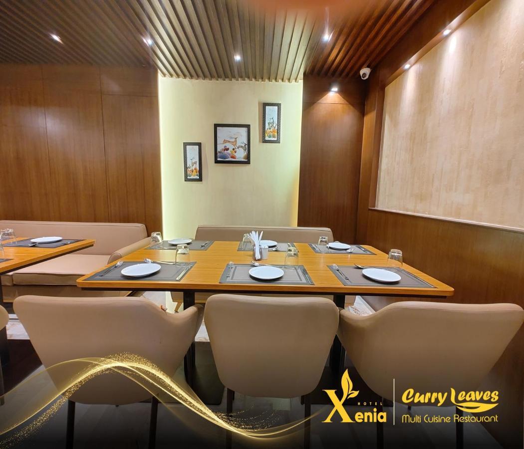 Hotel Xenia Varanasi Esterno foto