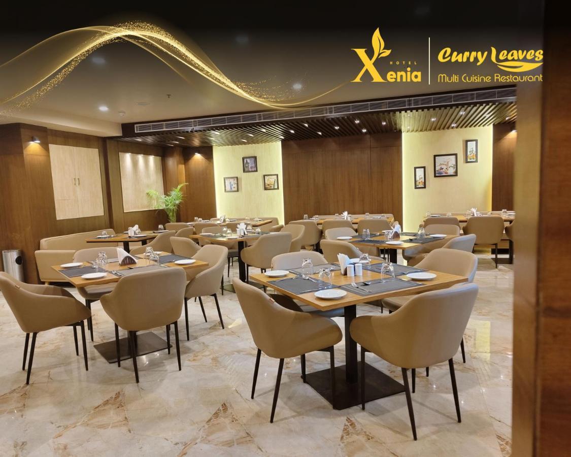Hotel Xenia Varanasi Esterno foto